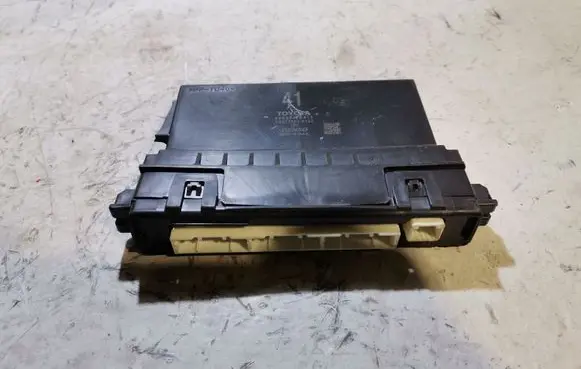 Lexus RX 330 - 350 - 400H Other control units/modules 886500E410