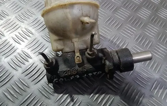 Volkswagen Golf III Master brake cylinder s5530k