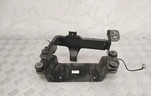 Polestar 2 A/C compressor mount bracket 32275530
