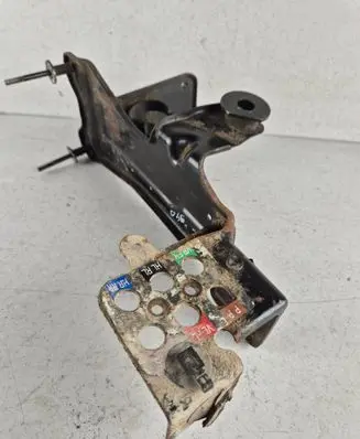 Audi A6 Allroad C6 Pneumatic air compressor holding bracket 