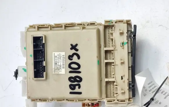 Toyota Avensis T270 Fuse box set