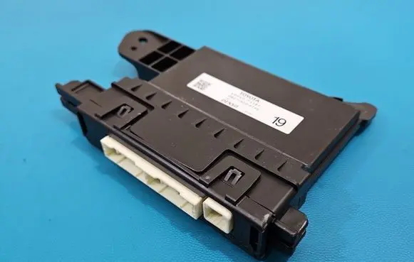 Toyota C-HR I Central body control module 88650F4181 IMPRK1590467