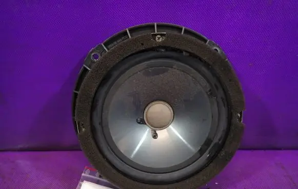 KIA Carens I Front door speaker 96330-1D200
