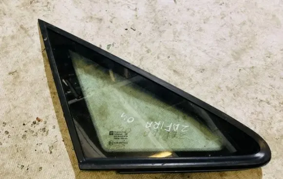 Opel Zafira A Front triangle window/glass 