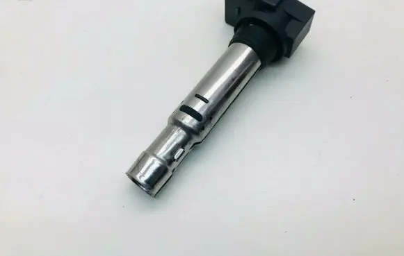 Volkswagen Beetle A5 High voltage ignition coil 036905715E