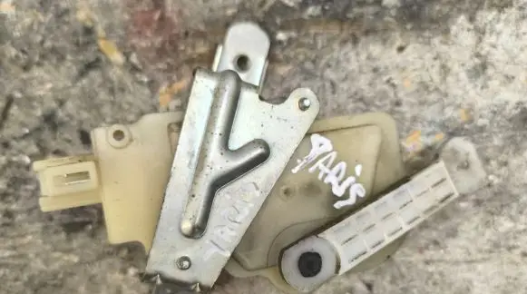 Toyota Yaris Tailgate boot lock/latch motor 