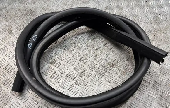 Land Rover Range Rover Velar Front door rubber seal