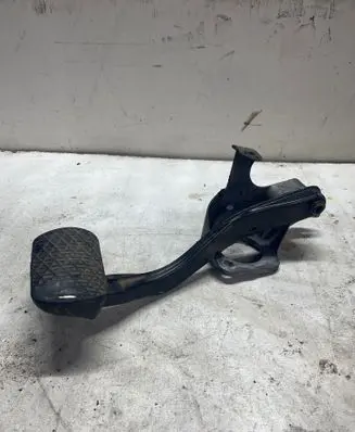 Mercedes-Benz E W211 Brake pedal A2112900119