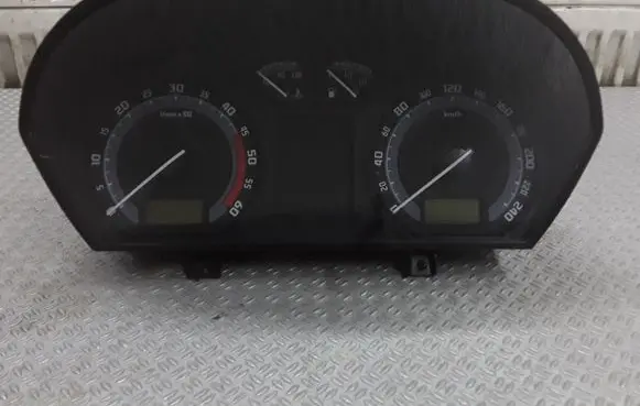 Skoda Fabia Mk1 (6Y) Speedometer (instrument cluster) 6Y0920881E