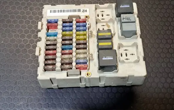 Ford Focus Fuse module 2M5T14A073BD 518783303
