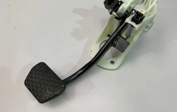 BMW 3 F30 F35 F31 Brake pedal 6878290