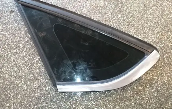 Ford Fusion II Rear side window