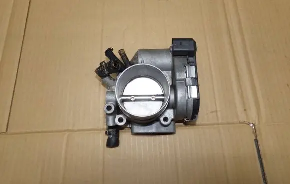 Audi A6 S6 C5 4B Throttle valve 06B133062H