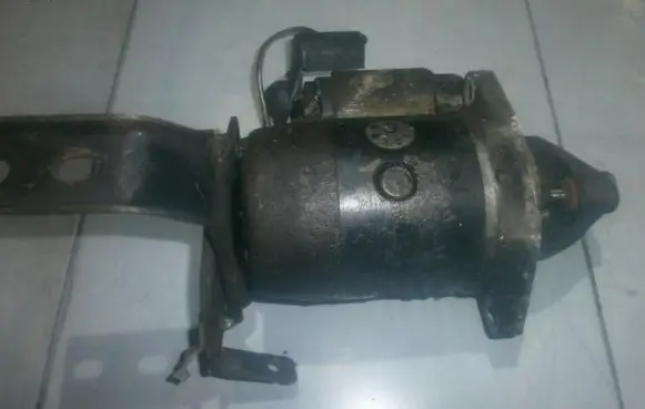 Mazda 121 Starter motor B301