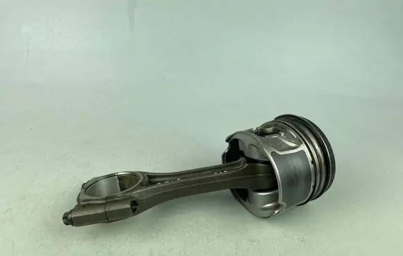 Mini One - Cooper F56 F55 Piston with connecting rod J4143 N053E