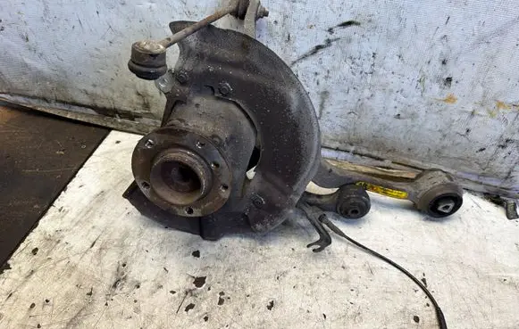 BMW 5 E60 E61 Front wheel hub 6760954
