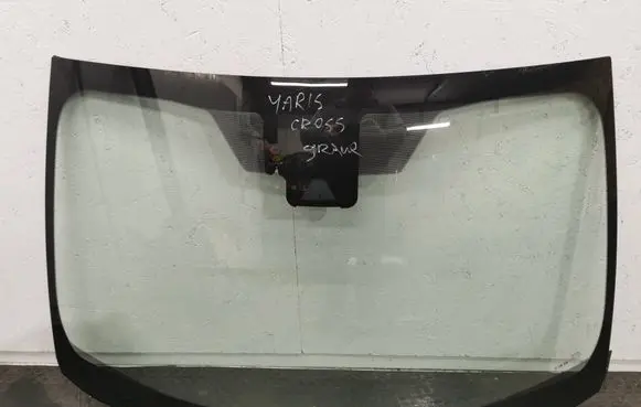 Toyota Yaris Cross Front windscreen/windshield window 