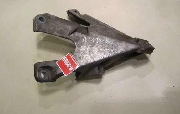 Audi A4 S4 B6 8E 8H Engine mounting bracket 8E0199307F