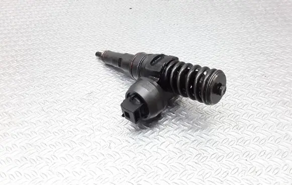 Volkswagen Sharan Fuel injector 038130073AK