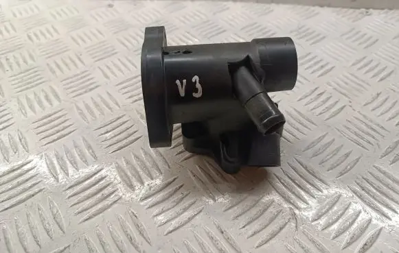 Toyota Corolla Verso AR10 Thermostat housing 163230R011 163200R011A
