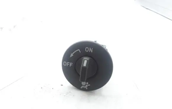 Renault Megane II Passenger airbag on/off switch 8200169589C