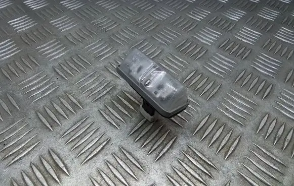 Lexus ES 250 - 300 - 330 Number plate light E1313915 33193 A045053