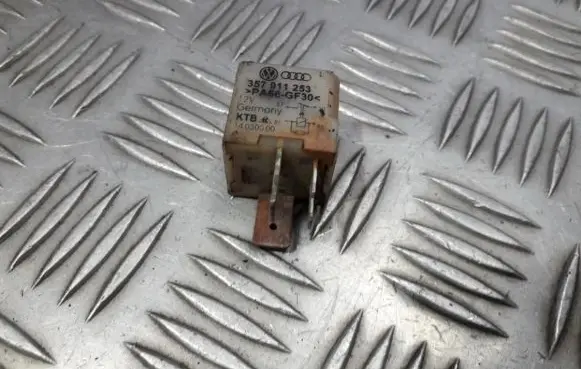 Volkswagen Golf IV Other relay 357911253 14030000