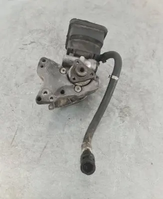 BMW 5 E60 E61 Power steering pump 7693974 2247556