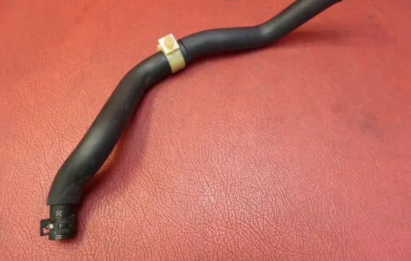Mazda 3 III Engine coolant pipe/hose