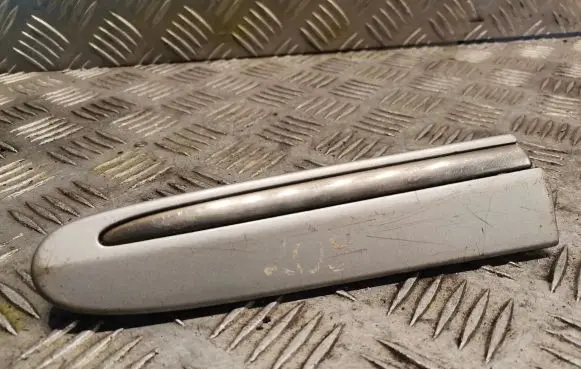 Mercedes-Benz CLK A209 C209 Fender grill 2096902162