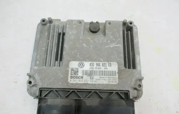 Volkswagen Golf V Engine control unit/module 03G906021KQ 0281013233 1039S14580
