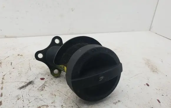 Volvo XC70 Oil filler cap 30777537