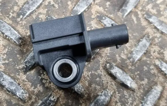 Chrysler Pacifica Airbag deployment crash/impact sensor 68245079AB