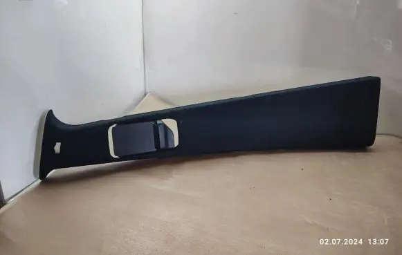 Mercedes-Benz ML W164 (B) pillar trim (top) A1646909725
