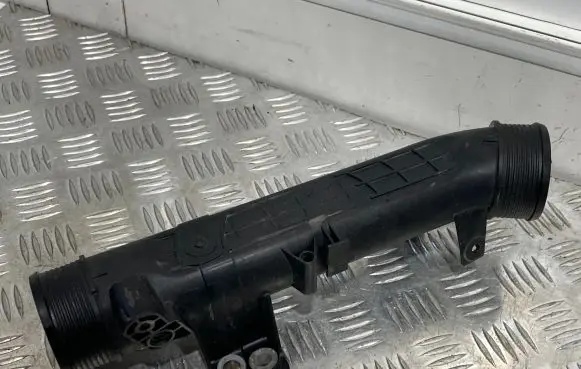 Volvo V40 Intercooler hose/pipe 31422153