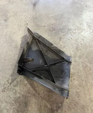 Opel Vivaro Engine splash shield/under tray 508425888R