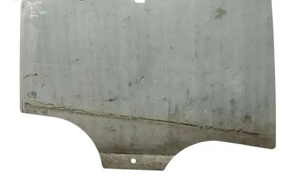 Rear door window glass