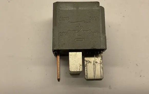 Mercedes-Benz E W211 Other relay 4RA00779307 A0025422619