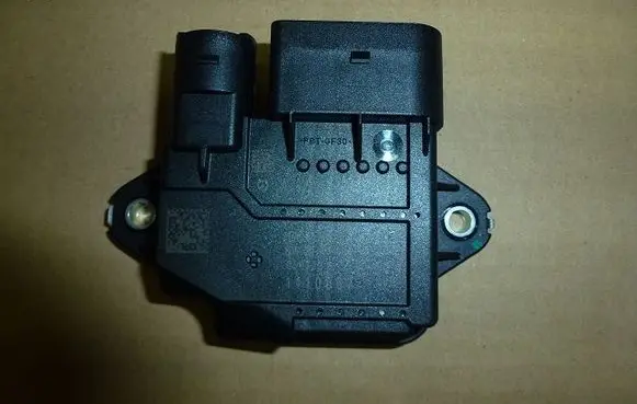 Glow plug pre-heat relay