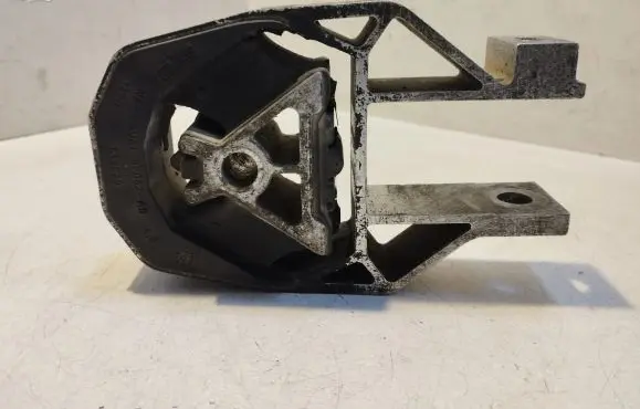 Ford Focus Engine mount bracket AV616P082AB 2289A