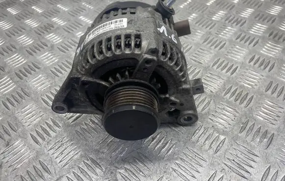 Hyundai i30 Generator/alternator 373002A700 MS1042118840 135V130A