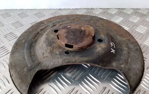 Opel Astra J Rear brake disc plate dust cover 