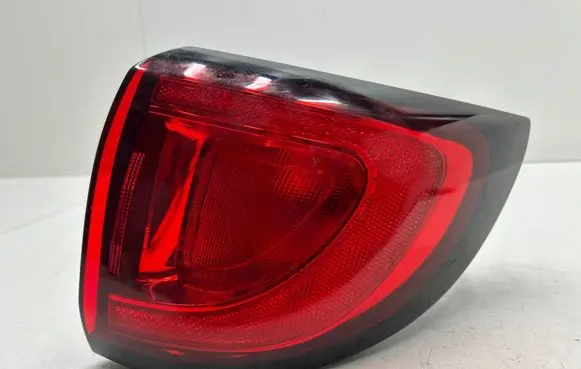 Chrysler Pacifica Rear/tail lights P68229028AB 040517A120