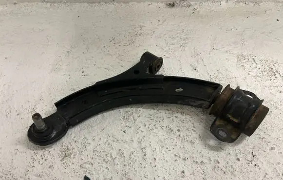 Ford Mustang V Front control arm E816N