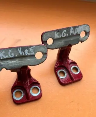 Rear door hinge set