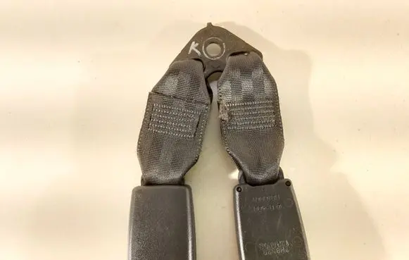 Toyota Yaris Middle seatbelt buckle (rear) 7H8520 7E9150 D016001
