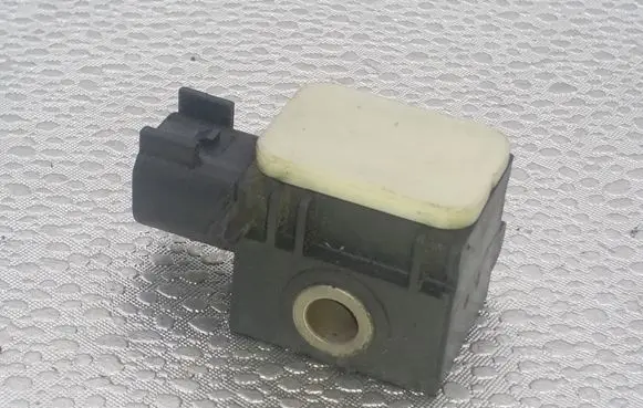 Hyundai Santa Fe Airbag deployment crash/impact sensor 959303L100 SA320100000 36060104