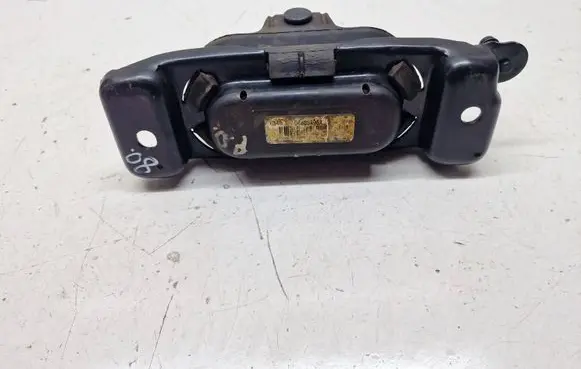 Engine mount bracket
