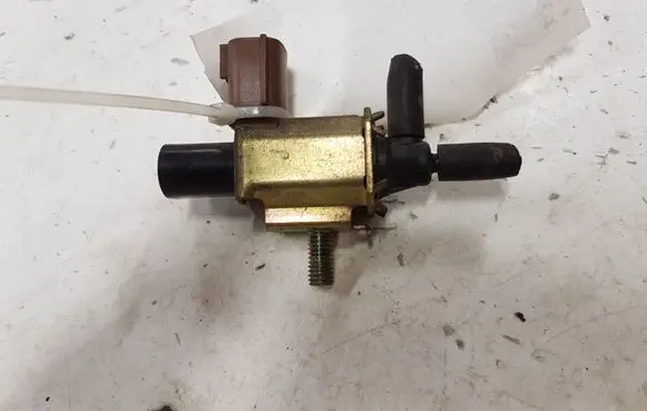 Mazda 6 Vacuum valve K5T46591