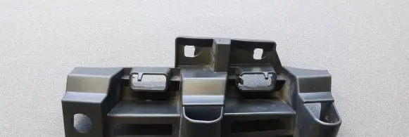 Headlight/headlamp mounting bracket